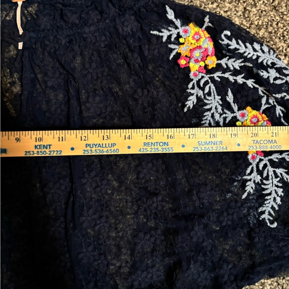 Free People Navy Blue Lace Floral Women's Top - Picture 3 of 5
